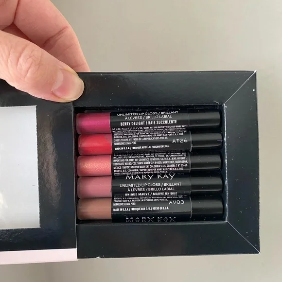 NIB NWT Mary Kay Unlimited Mini Lip Gloss 5 Shades Pink Red Neutral Sparkle - Picture 7 of 7